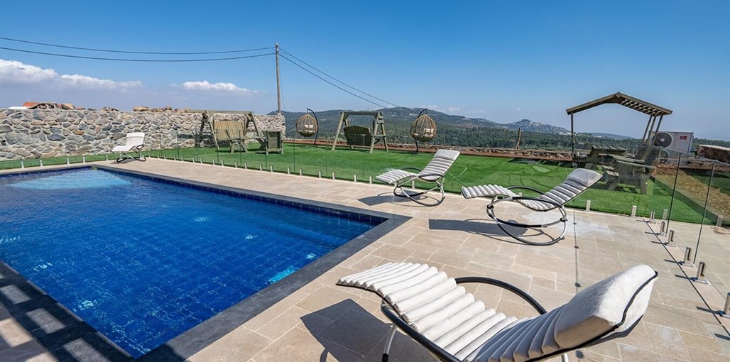 אחוזת אדמה אחוזת אדמה (1).jpg