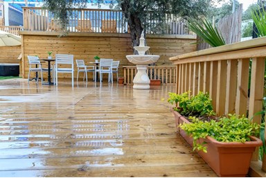 וילה YalaRent וילה בזלת - החצר והבריכה