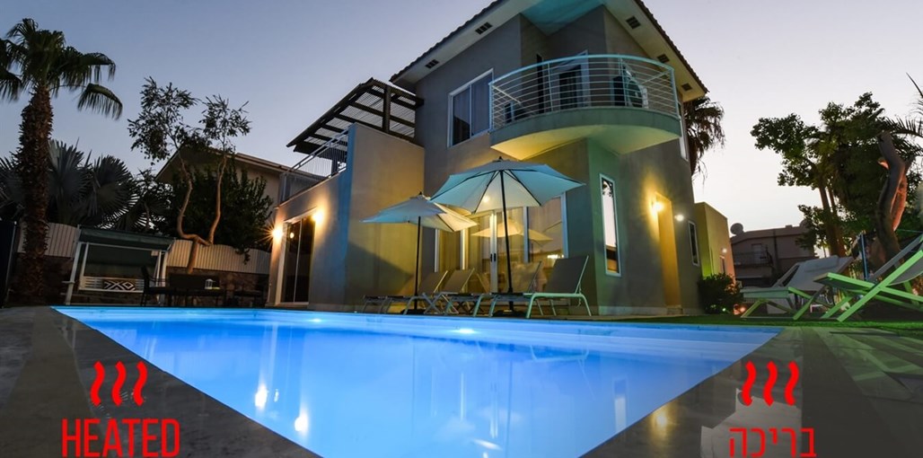 וילה אור 1 בריכה.jpg