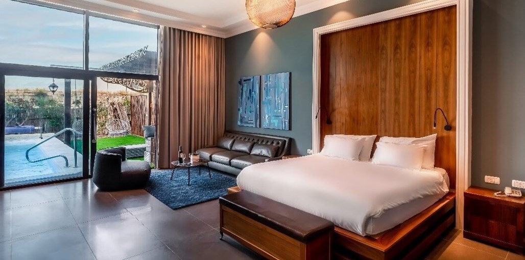 אקוודוקט גן בריכה - הווילה (2).jpg