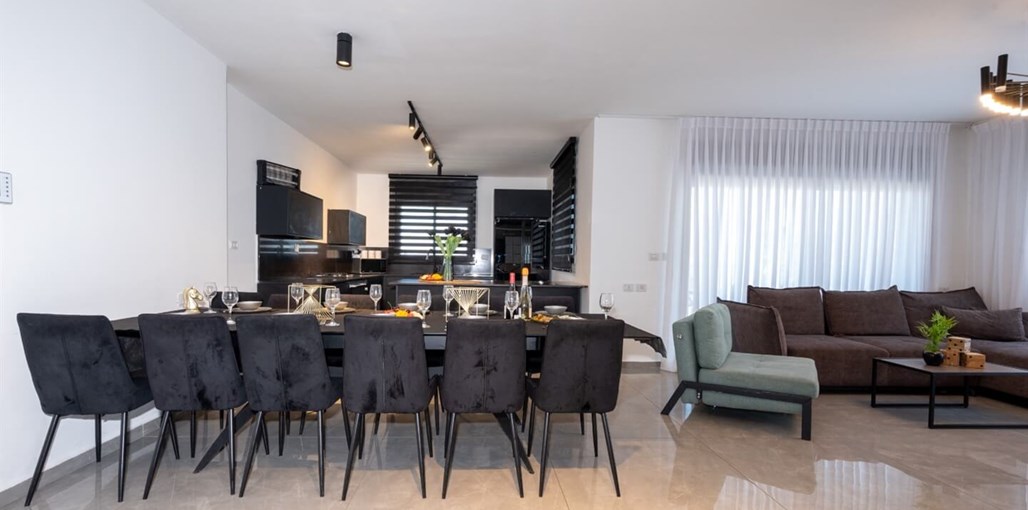 פנטהאוז בוטיק כנרת פנטהאוז גדול חדש (24).jpg