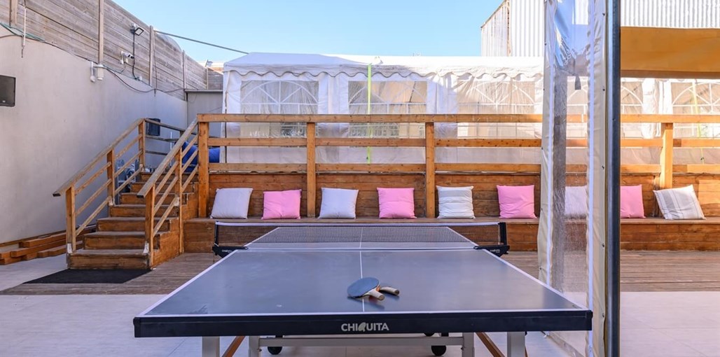 בי קיי פאלאס - B.k Palace החצר (7).jpg