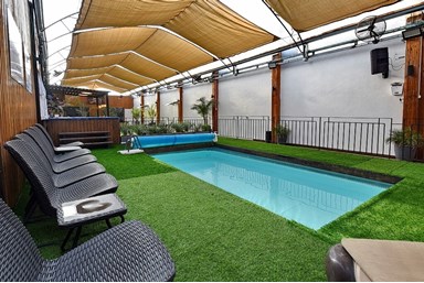 וילה גסטהאוס - מתחם החוץ