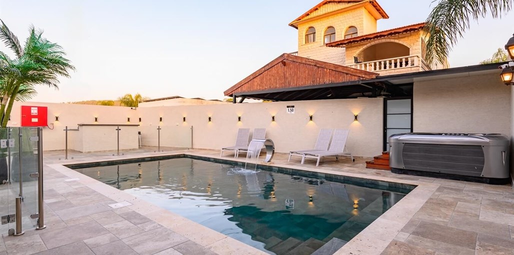 וילה גרדה חצר (4).jpg