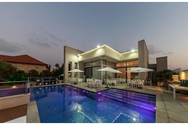 וילה פיאסטה במושב