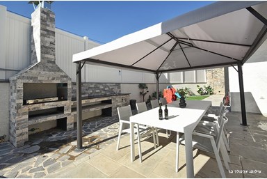 וילה אחוזת אור השחר - מתחם החוץ