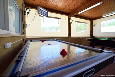 וילה כרם יוסף - חצר הוילה