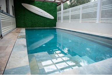 וילה H26 - החצר והבריכה 